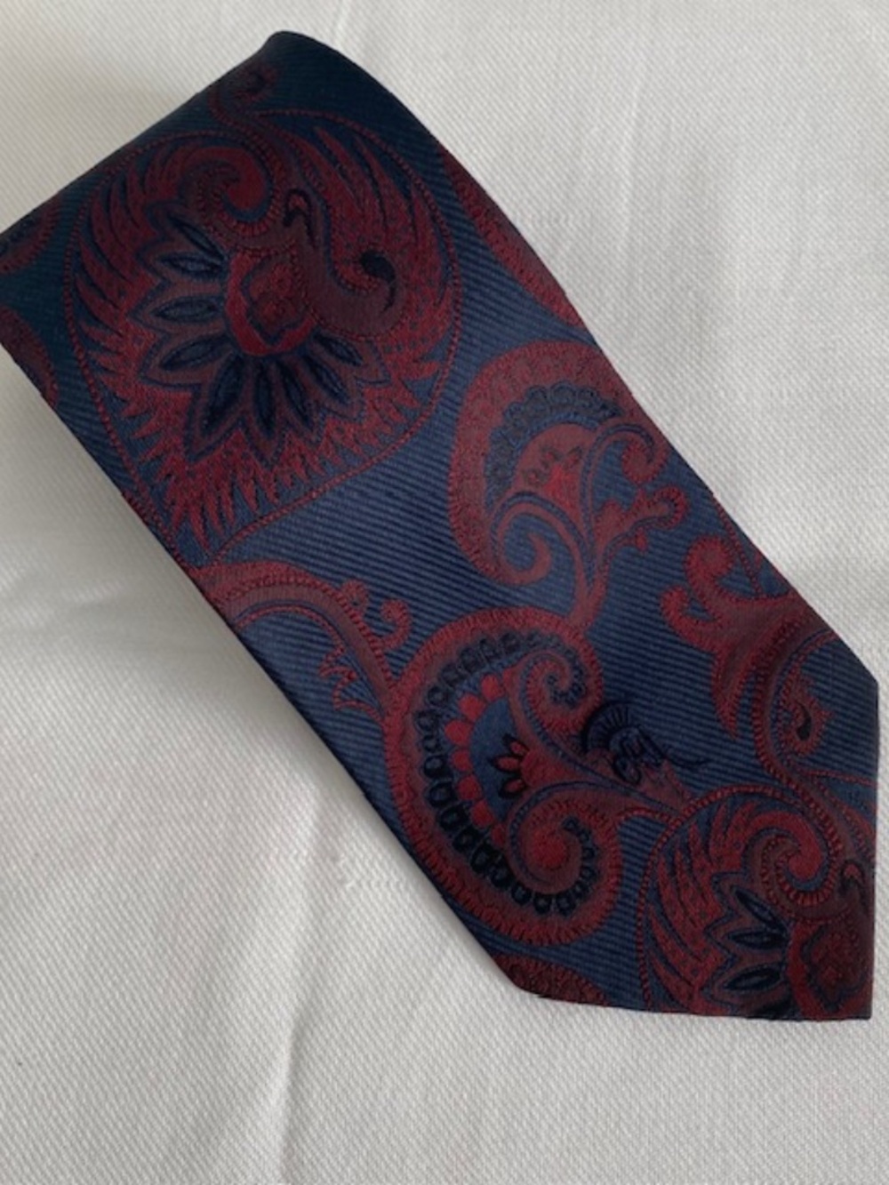 Belgravia By Countess Mara Red & Blue Paisley Patterned Silk Necktie